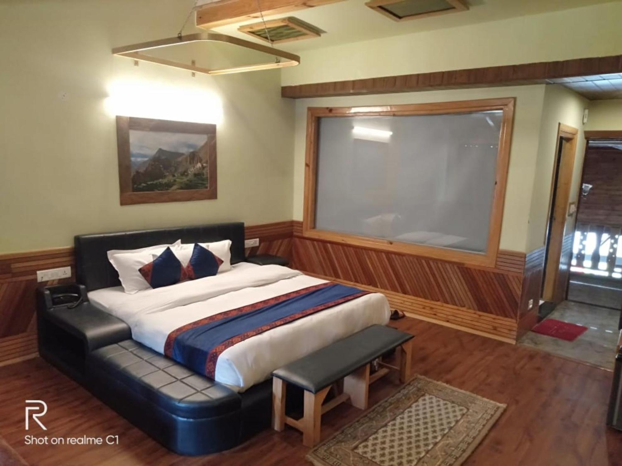 Goroomgo Hotel Bd Resort Manali - Excellent Stay With Family, Parking Facilities Экстерьер фото