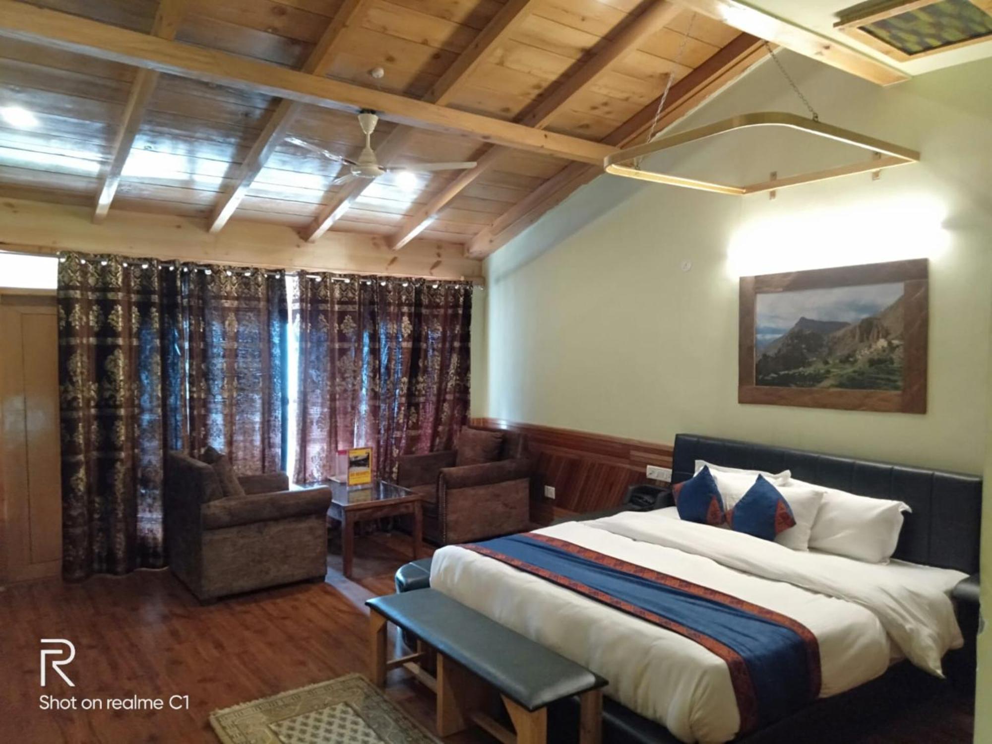 Goroomgo Hotel Bd Resort Manali - Excellent Stay With Family, Parking Facilities Экстерьер фото